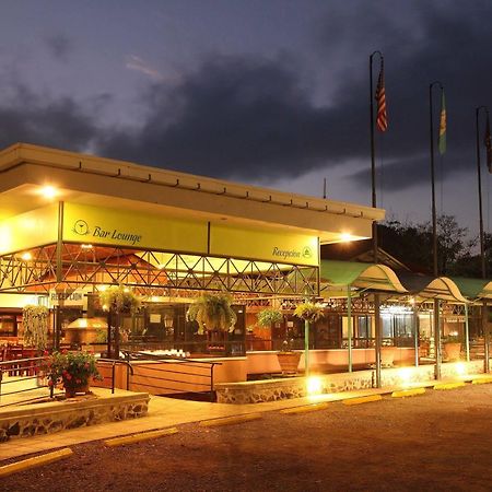 Park Hotel Santa Cruz Verapaz ภายนอก รูปภาพ