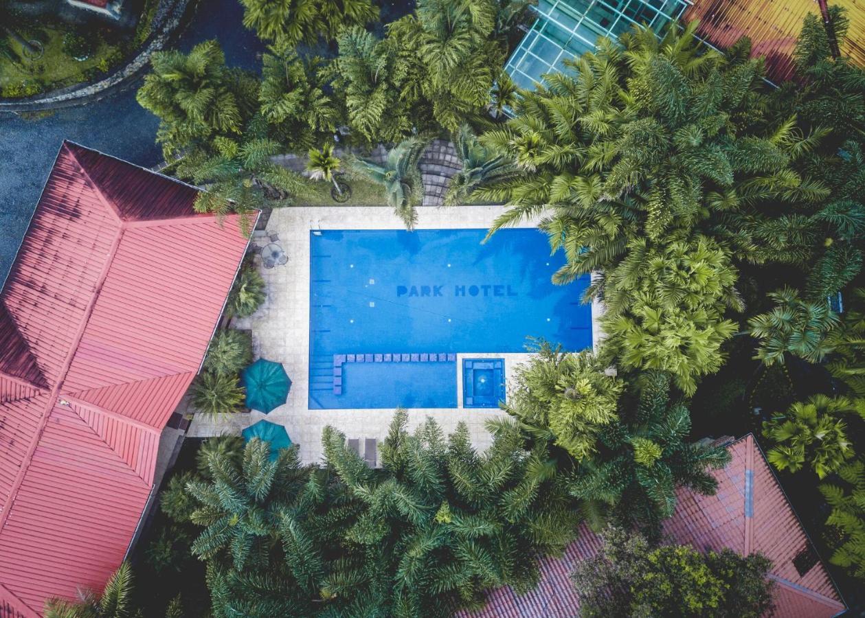 Park Hotel Santa Cruz Verapaz ภายนอก รูปภาพ