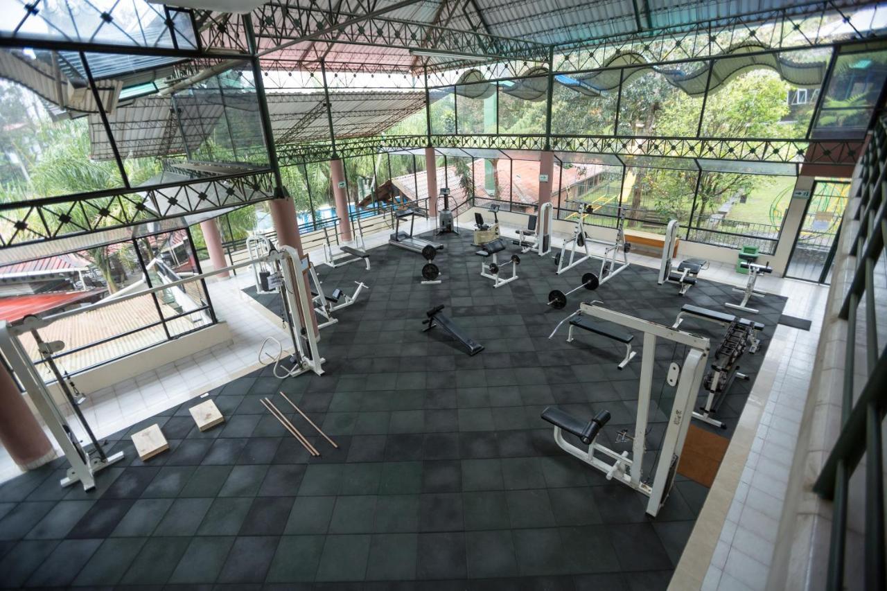 Park Hotel Santa Cruz Verapaz ภายนอก รูปภาพ