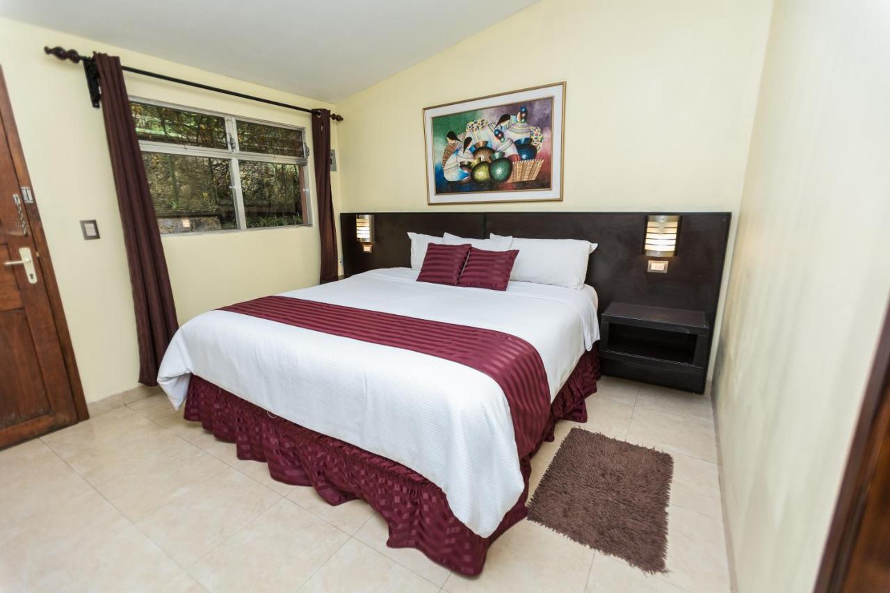 Park Hotel Santa Cruz Verapaz ภายนอก รูปภาพ