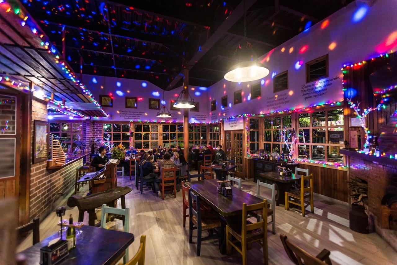 Park Hotel Santa Cruz Verapaz ภายนอก รูปภาพ