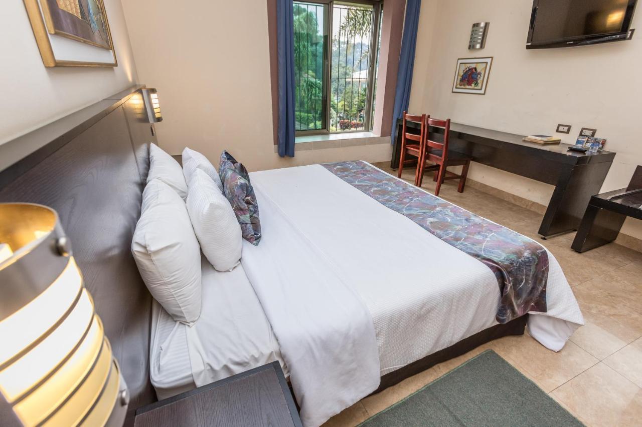 Park Hotel Santa Cruz Verapaz ภายนอก รูปภาพ