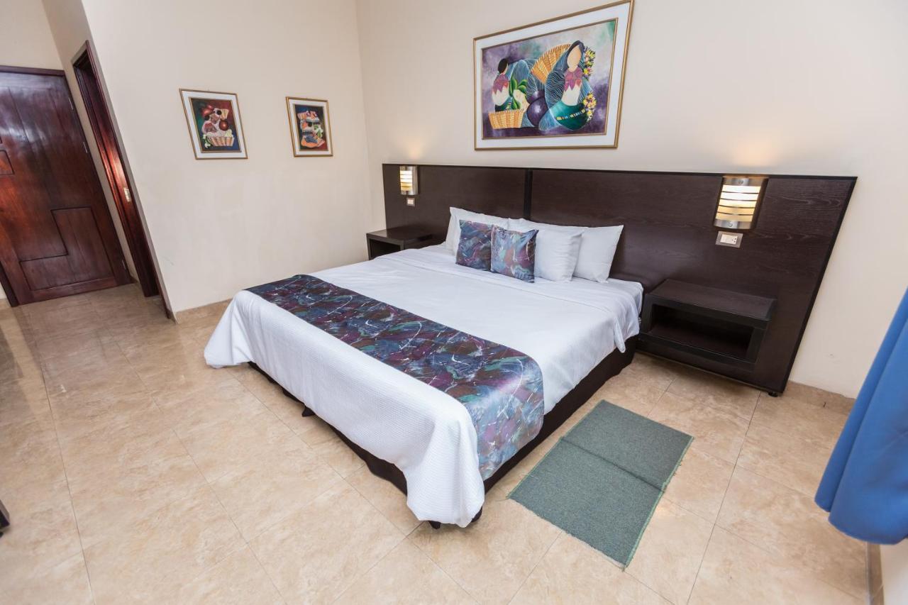 Park Hotel Santa Cruz Verapaz ภายนอก รูปภาพ