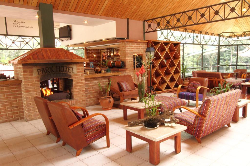 Park Hotel Santa Cruz Verapaz ภายนอก รูปภาพ