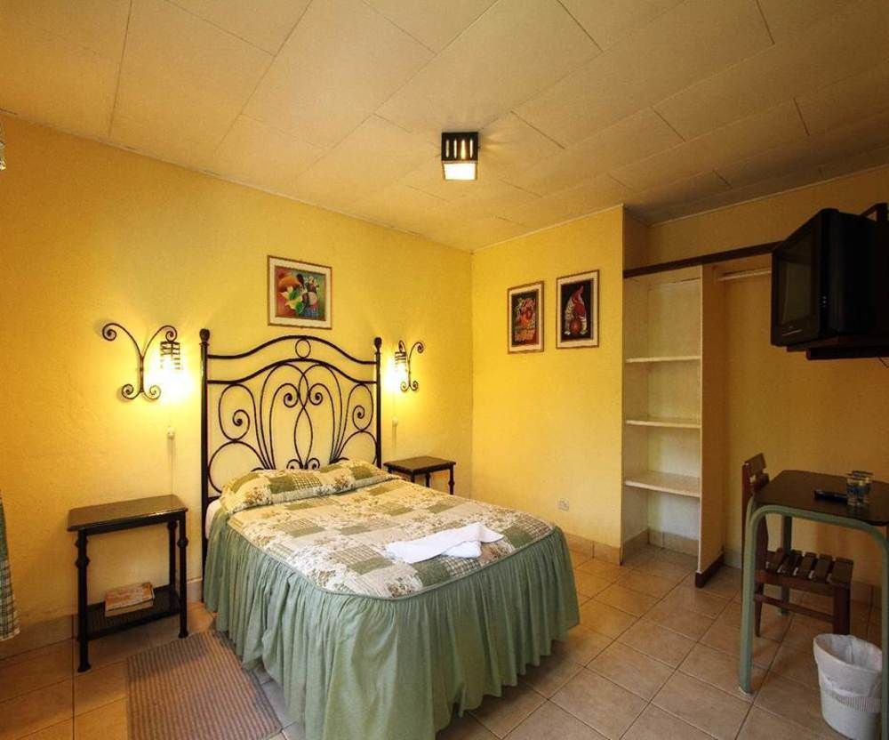 Park Hotel Santa Cruz Verapaz ภายนอก รูปภาพ